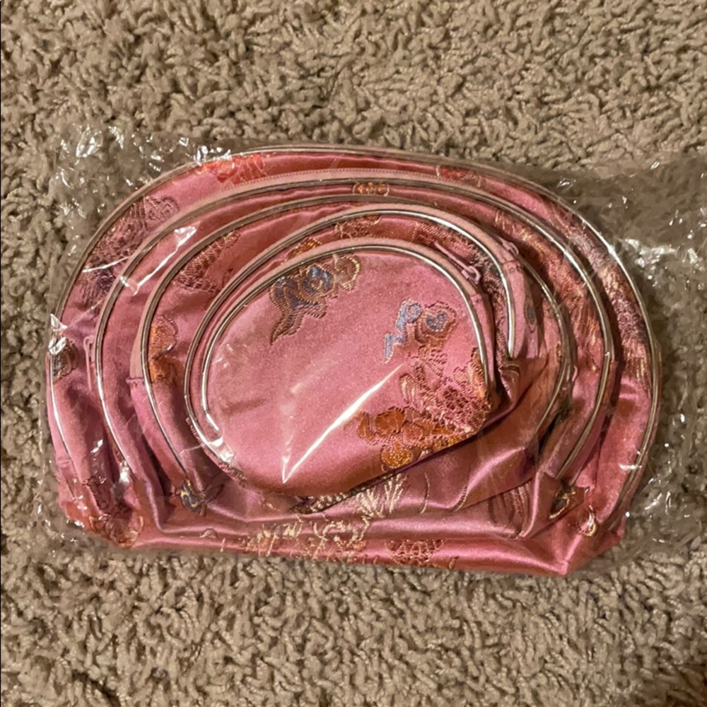 Brand new set of makeup/jewelry bags